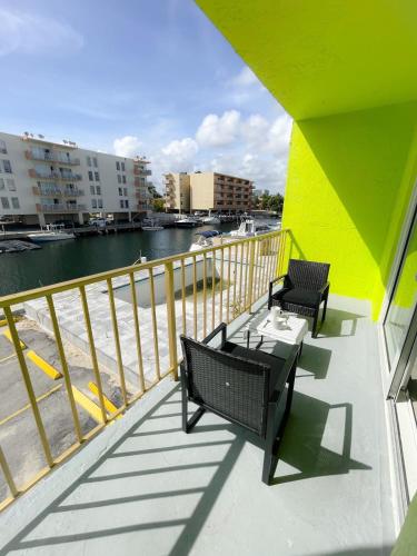 1BR with Kitchen Close To Sunny Isles Beach in Eastern Shores