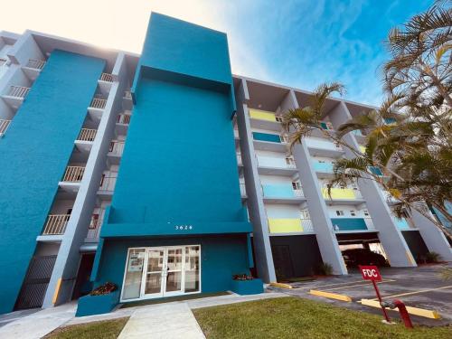 1BR with Kitchen Close To Sunny Isles Beach in Eastern Shores