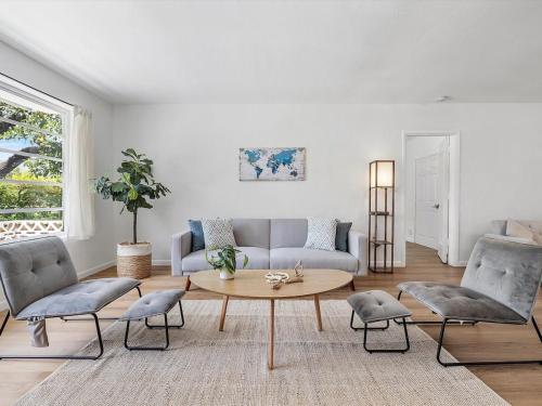 3BR Newly Renovated In Miami 15 Min To Beach in Miami, USA