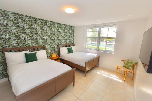 2 Luxury Bedrooms at Yacht Club de Aventura in Miami, USA