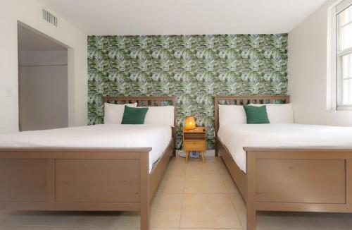 2 Luxury Bedrooms at Yacht Club de Aventura in Miami, USA