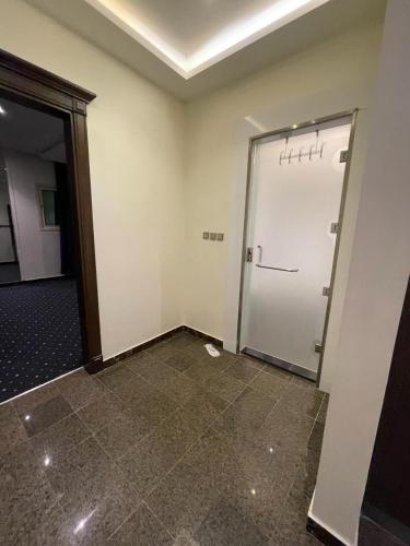 Fürdőszoba, بديل الاول للشقق المخدومة in Ash Shifa