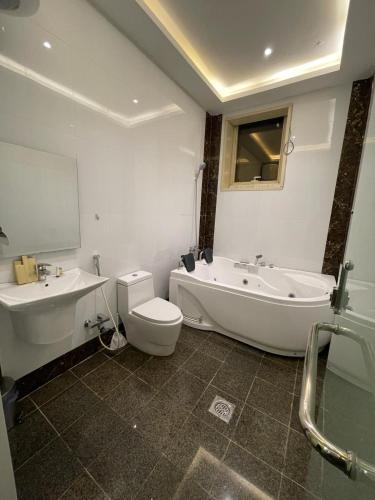 Fürdőszoba, بديل الاول للشقق المخدومة in Ash Shifa