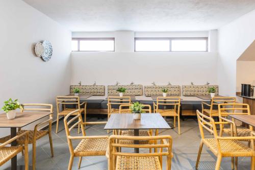 Food and beverages, Casa Blue Hotel, Philian Hotels and Resorts in Skiathos Island