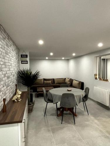 Appartement cosy 90m²/ 6 personnes - Location saisonnière - Ternay