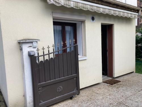 Maison situé au centre d'Enghien les Bains avec jardin et parking privé