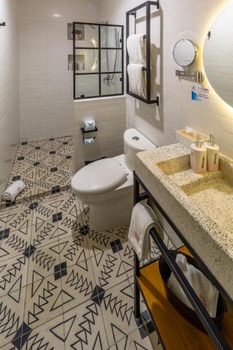 Superior Double Room with Two Double Beds image 1