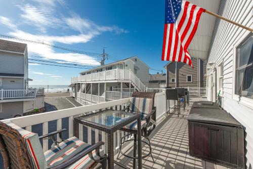 Cozy York Studio with Ocean View, Steps to Beach!