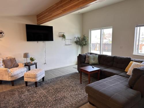 ห้องส่วนกลางสำหรับนั่งเล่น/ดูทีวี, The Asbury House Guest Rentals in มอสโคว์ (ID)