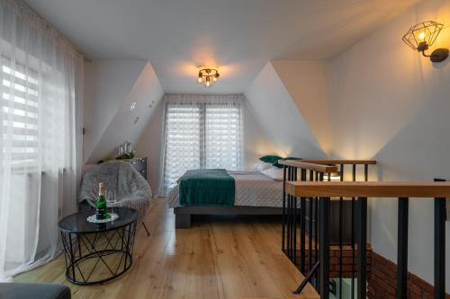 Domek nad "Szumiącym Potokiem" (Domek nad "Szumiacym Potokiem") in กูตือ