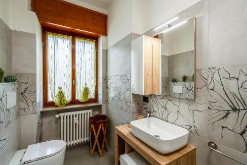 Alice&Leo's near METRO M1 RED parking gratis METRO LINE IN 14 MIN FOR CATHEDRAL