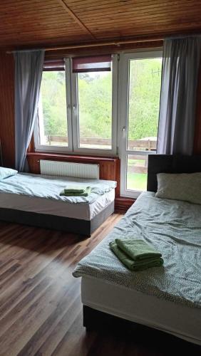 Oberża KNIEJÓWKA (Oberza KNIEJOWKA) in ซาลอม