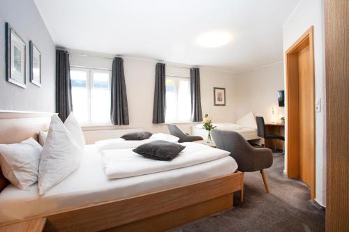 1 queen bed