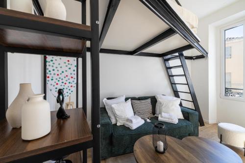 34 BORNIOL - Bel appartement rénové avec mezzanine Cannes, Cannes (fotografie 2)