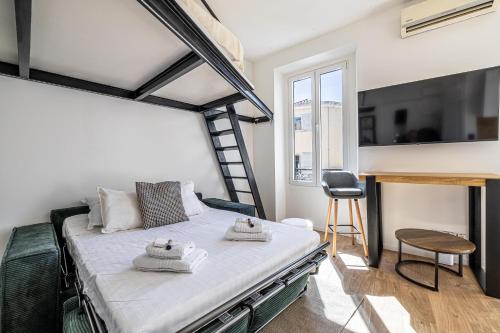 34 BORNIOL - Bel appartement rénové avec mezzanine Cannes, Cannes (fotografie 9)