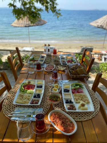 طعام و مشروبات, Denizevi Karvunyi in West Marmara Region