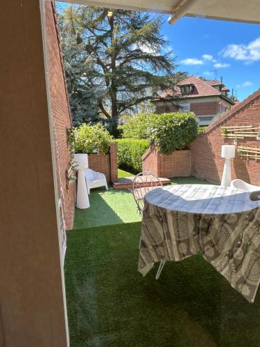Alojamientos Castellana Jardín 1 y 2 PARKING Y PISCINA GRATIS!! 3