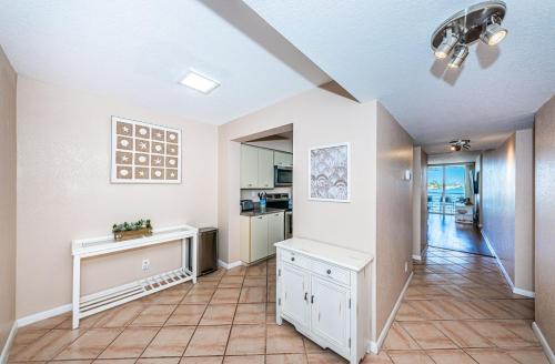 Bahia Vista Have a SandSational Time on Isla Del Sol in St Petersburg, USA