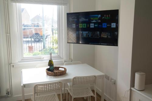 Seadmed, Crossways - a modern two bedroom village apartment close to cheltenham in Eastington