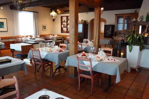 Étterem, Gasthof Sonne in Horriwil