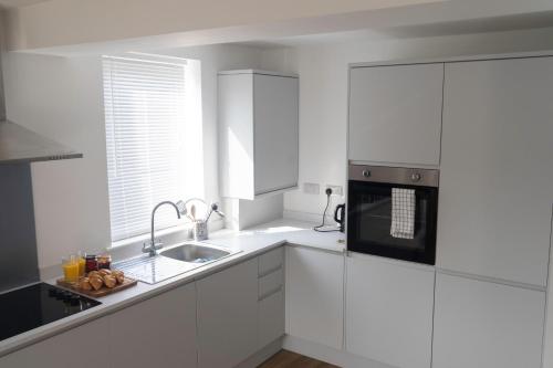 köök, Crossways - a modern two bedroom village apartment close to cheltenham in Eastington
