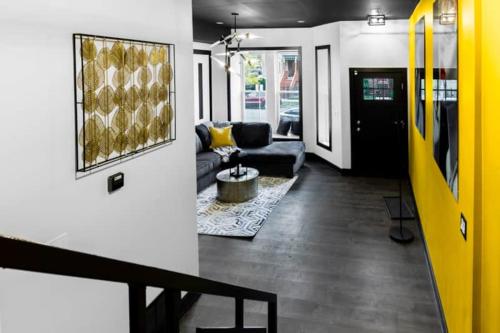 The Black And White Suite in Chicago, USA