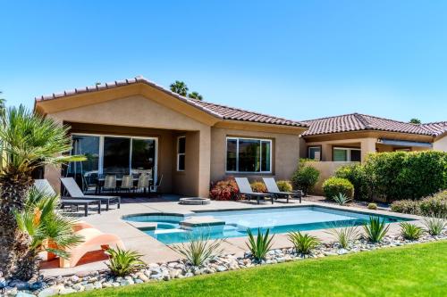 Vista Oasis Retreat Permit# BLIC-000,040-2021 in Cathedral City, USA