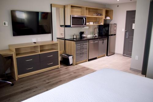 1 queen bed