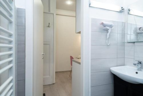 Ultra Central cozy apartment - image 8