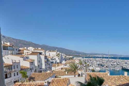 BENAbOLA PUERTO BANUS - Tap to explore photos