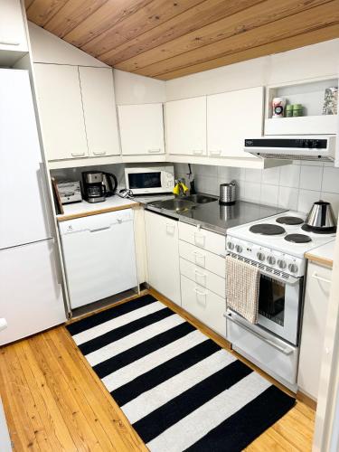 Hhh Helsinki Center Apartment, Crown Of Kruununhaka With Astonishing View And Sauna - Helsinki
