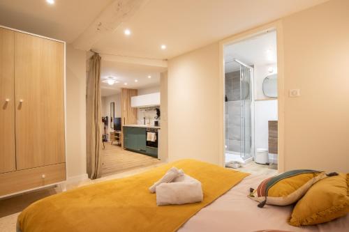 Le Triplex - 8 pers - Hypercentre - Wifi, LʼIsle-sur-la-Sorgue (photo 8)
