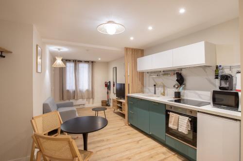 Le Triplex - 8 pers - Hypercentre - Wifi, LʼIsle-sur-la-Sorgue (photo 3)