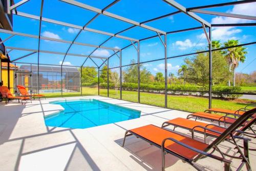 4BR Home - Private Pool and BBQ - Near Disney!