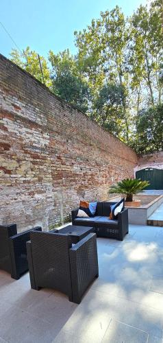Small Villa with private Garden - image 10