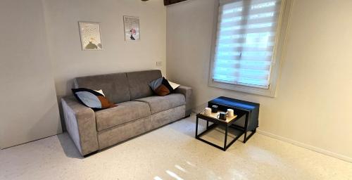 Small Villa with private Garden - image 2