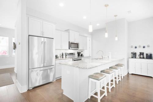 Cabin by the Sea by Realjoy Vacations - main image