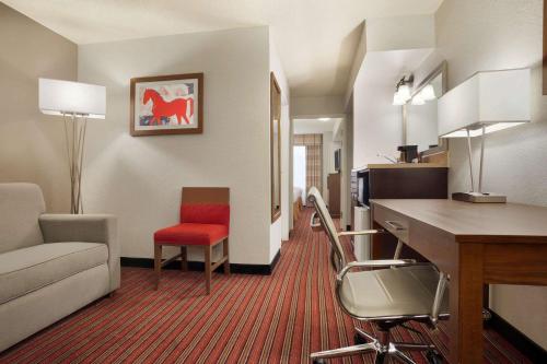 Country Inn & Suites by Radisson, DFW Airport South, TX in Irving, USA