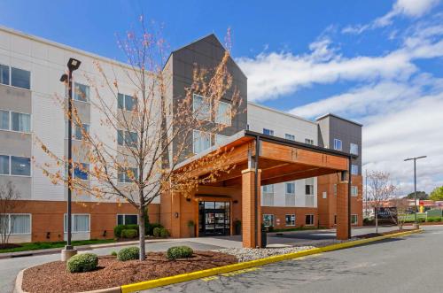 Country Inn & Suites by Radisson, Charlottesville-UVA, VA