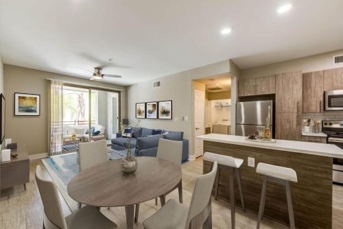 Woodland Hills Luxury Apt 2 bed CA in Los Angeles, USA