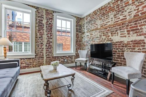 Loft steps from River Street and City Market secondary