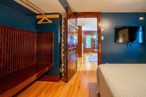 Charming 1bd Suite in Capitol Hill - Foxglove Inn - image 3