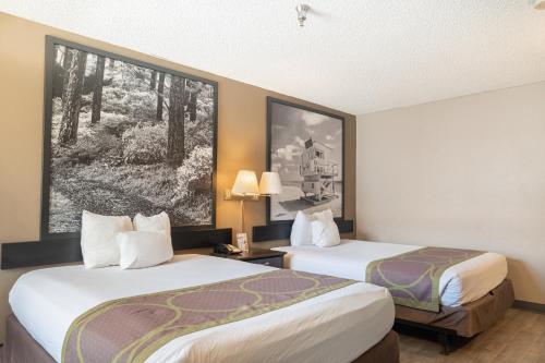 Super 8 by Wyndham Grants - image 7