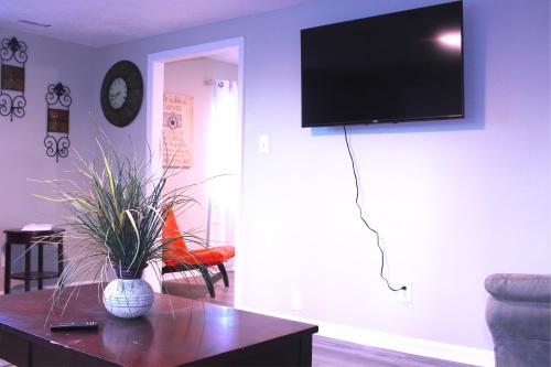 Alluring ADU 1 bedroom 1 bath with 3D Tour in Fayetteville, USA