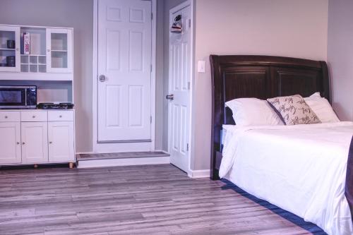 Alluring ADU 1 bedroom 1 bath with 3D Tour in Fayetteville, USA
