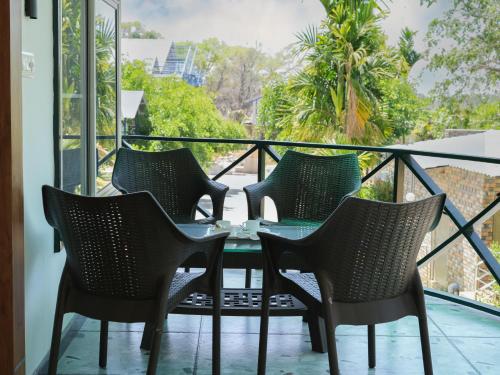balkon/terasa, MGM Whispering Winds Yelagiri in Yelagiri