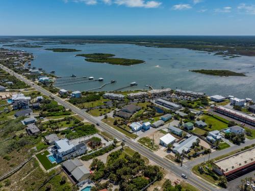 Duplex, Paradise Packs A Punch! Beachside Home, Heated Pool, Outdoor Lounge, Steps from Beach Access Duplex, Paradise Packs A Punch! Beachside Home, Heated Pool, Outdoor Lounge, Steps from Beach Access