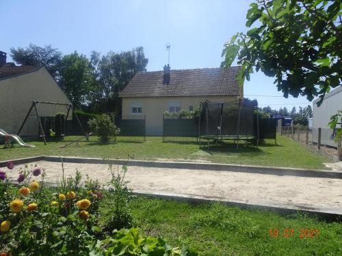 Gîte Dhuizon, 4 pièces, 6 personnes - FR-1-491-348