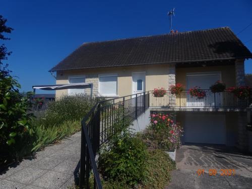 Gîte Dhuizon, 4 pièces, 6 personnes - FR-1-491-348