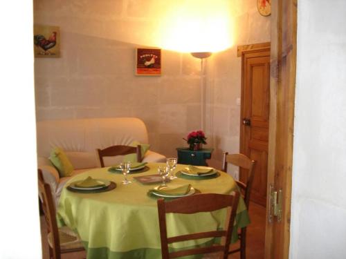 Gîte Prunay-Cassereau, 3 pièces, 4 personnes - FR-1-491-369 (Maison restauree a la campagne avec jardin, poele a bois et WIFI, proche de chemins pedestres et eta) in Authon